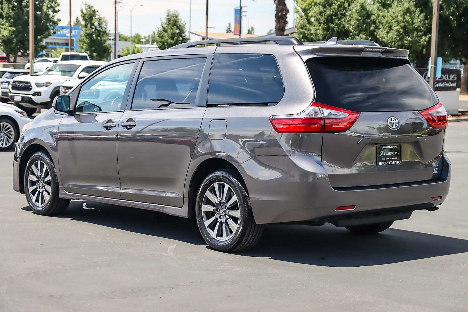 Thumbnail: 2020 Toyota Sienna - 2