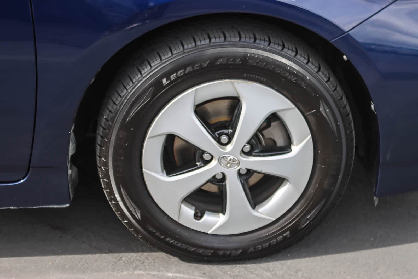 Thumbnail: 2013 Toyota Prius - 9