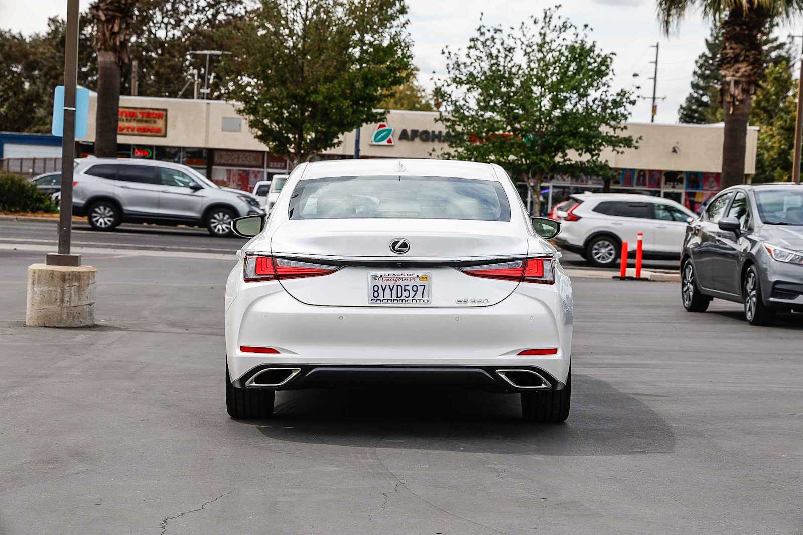 2022 Lexus ES 350 photo 2