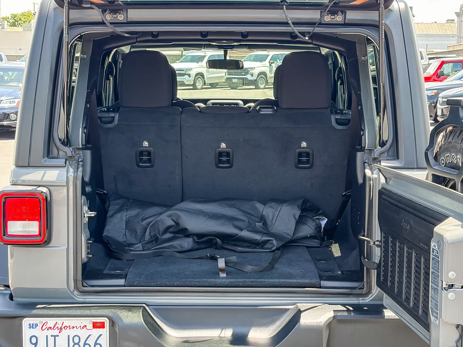 Thumbnail: 2021 Jeep Wrangler - 24