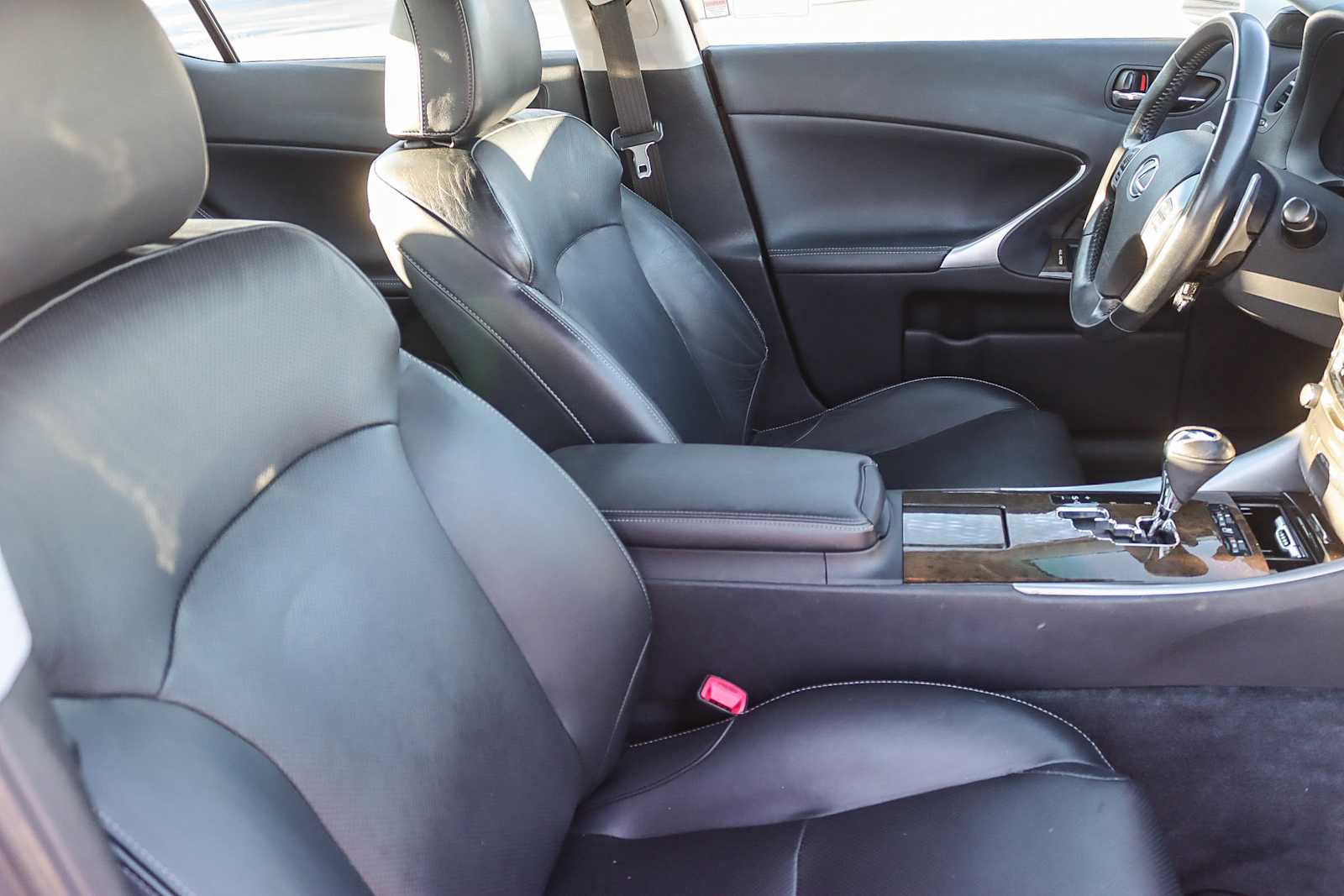 Thumbnail: 2013 Lexus IS - 16