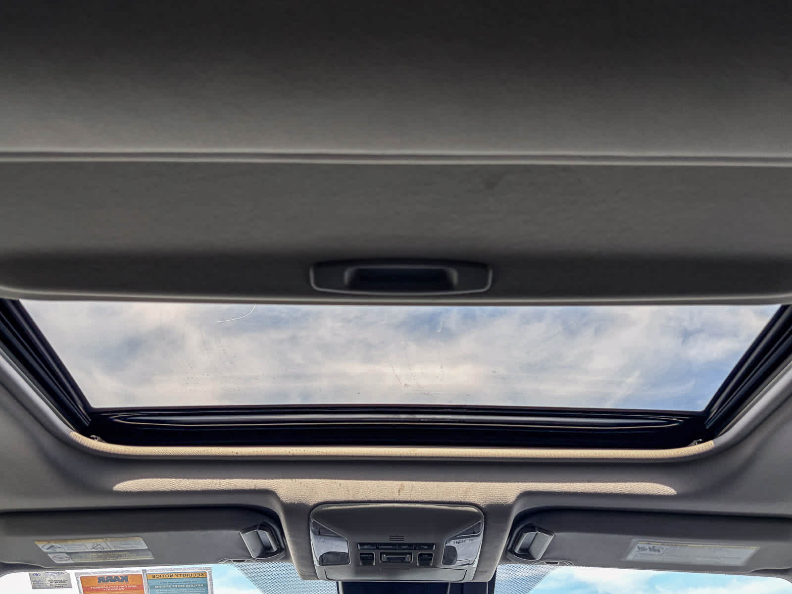 Thumbnail: 2021 Toyota RAV4 - 15