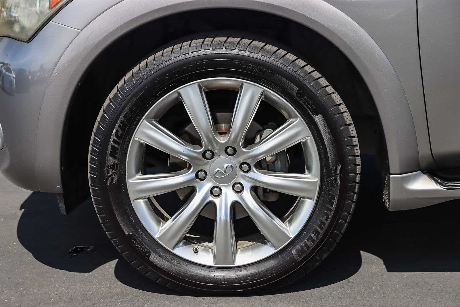 Thumbnail: 2011 INFINITI QX56 - 13