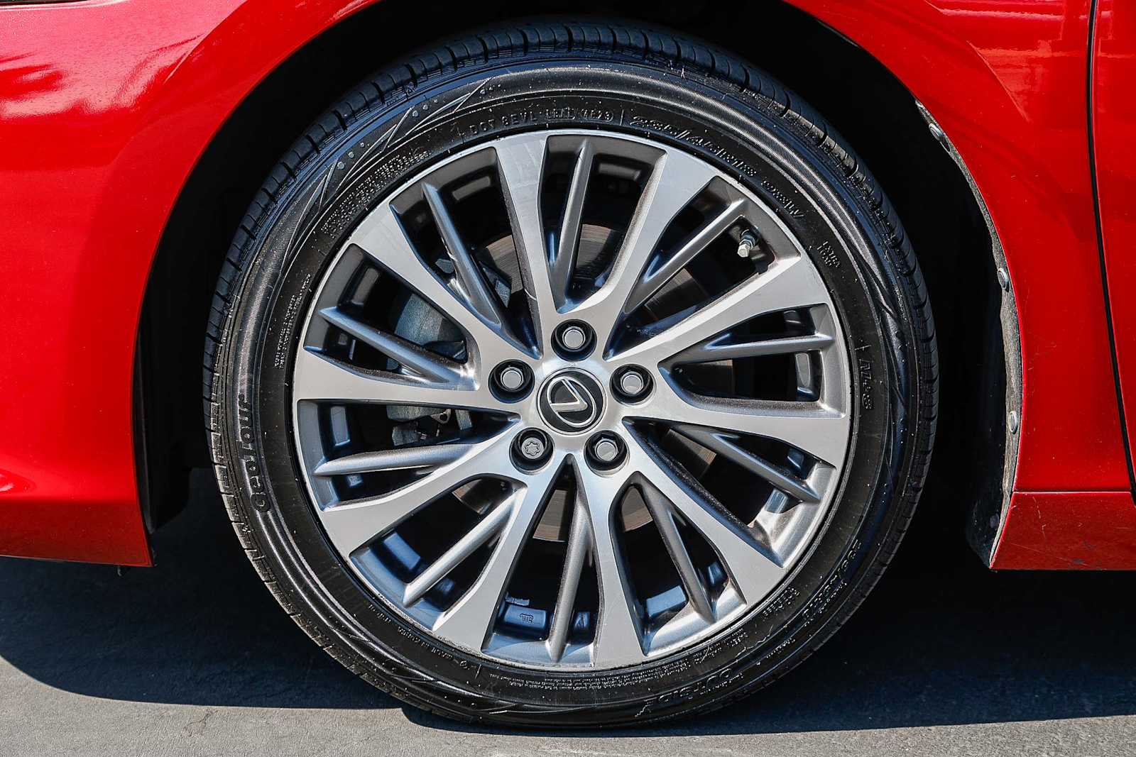 Thumbnail: 2019 Lexus ES - 11