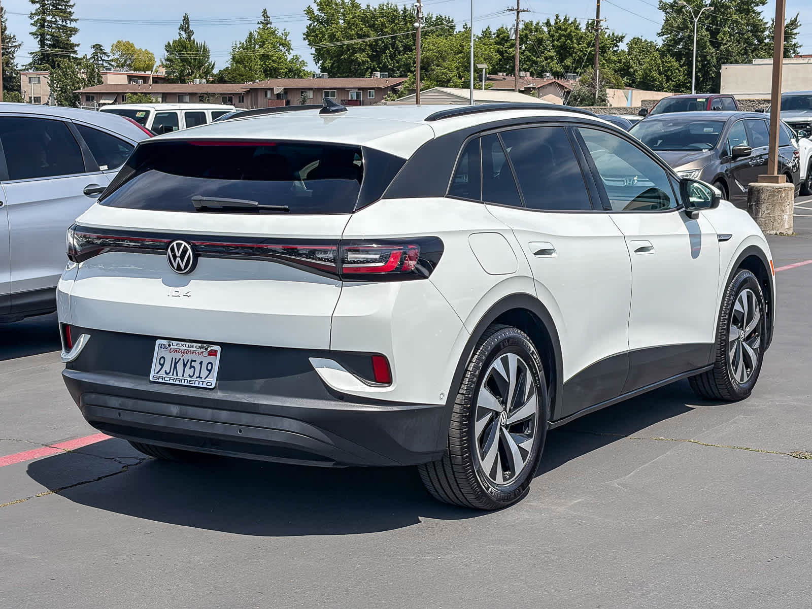Thumbnail: 2023 Volkswagen ID.4 - 4