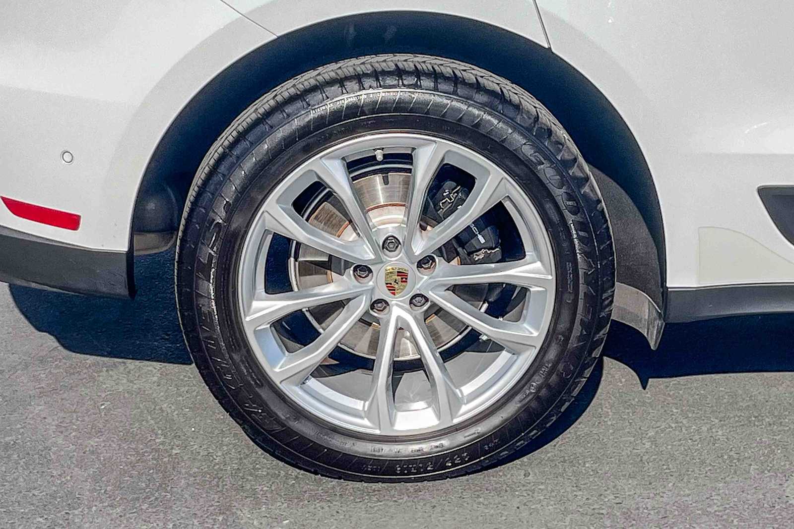 Thumbnail: 2024 Porsche Macan - 10
