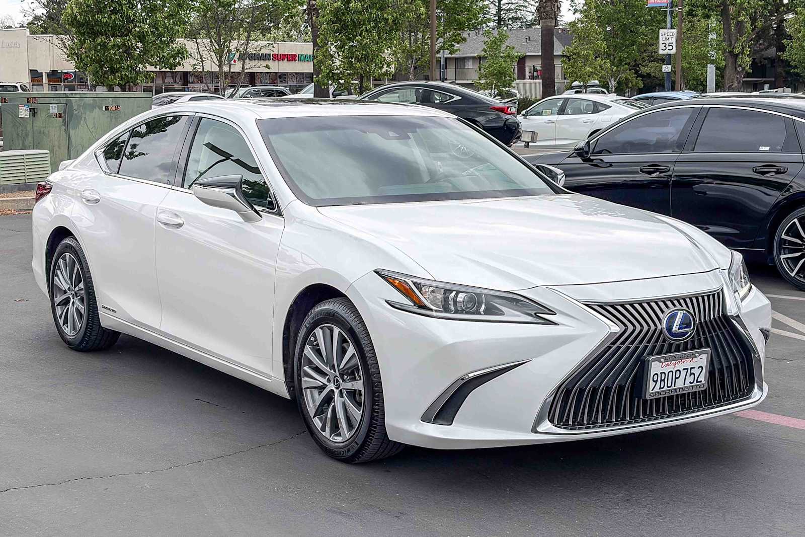 2021 LEXUS ES 300h photo 4