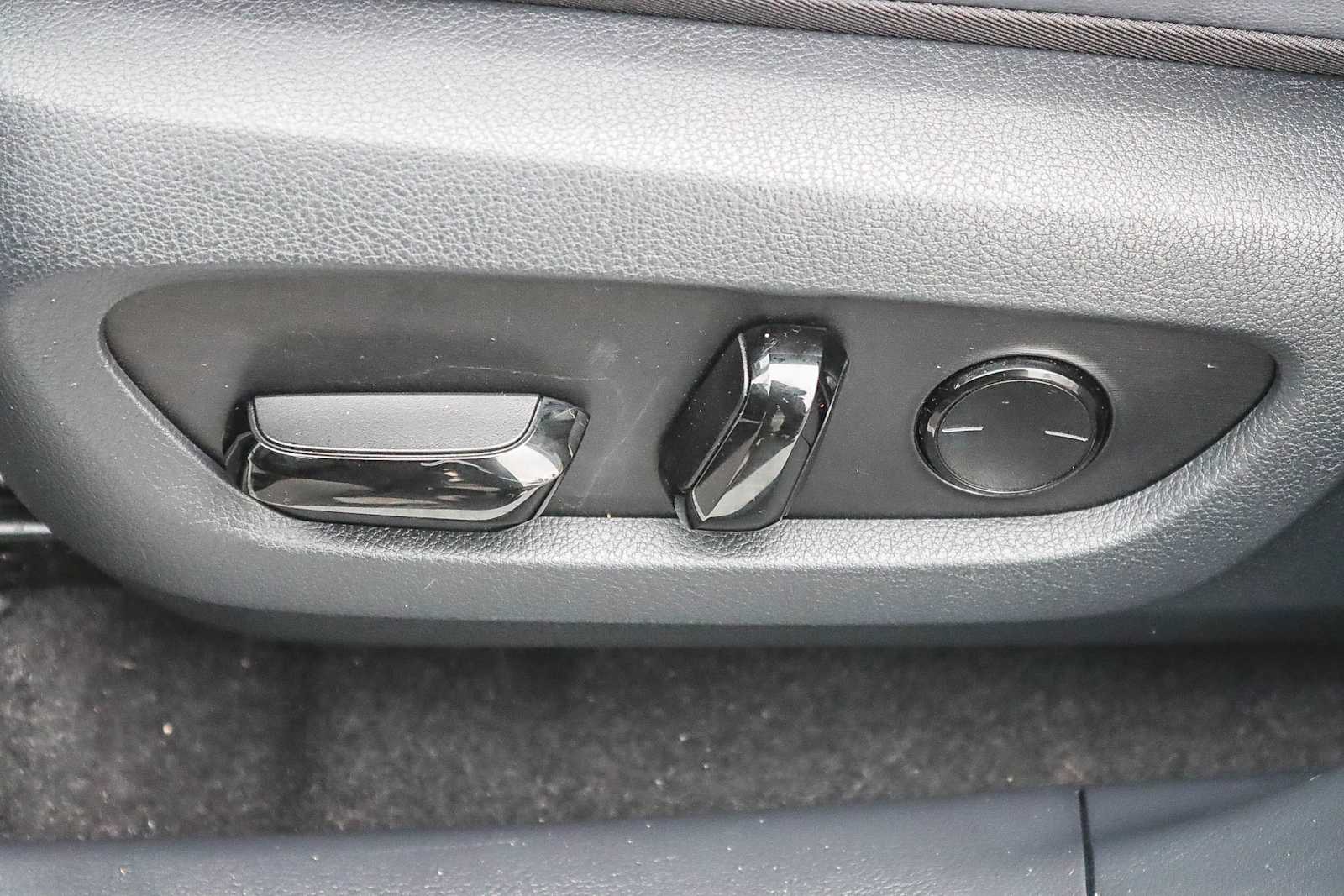 Thumbnail: 2025 Lexus RX - 21