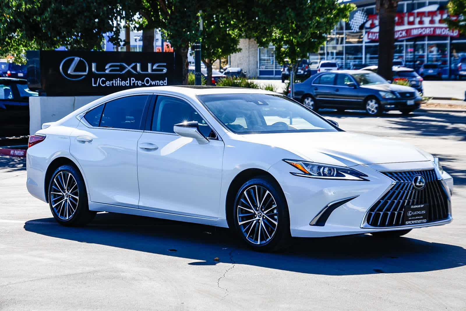Thumbnail: 2023 Lexus ES - 5