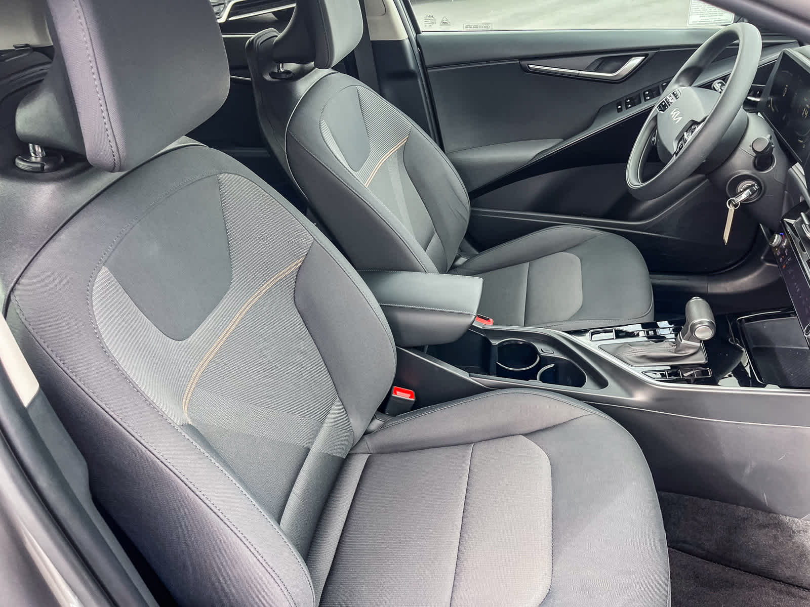 Thumbnail: 2024 Kia Niro - 15