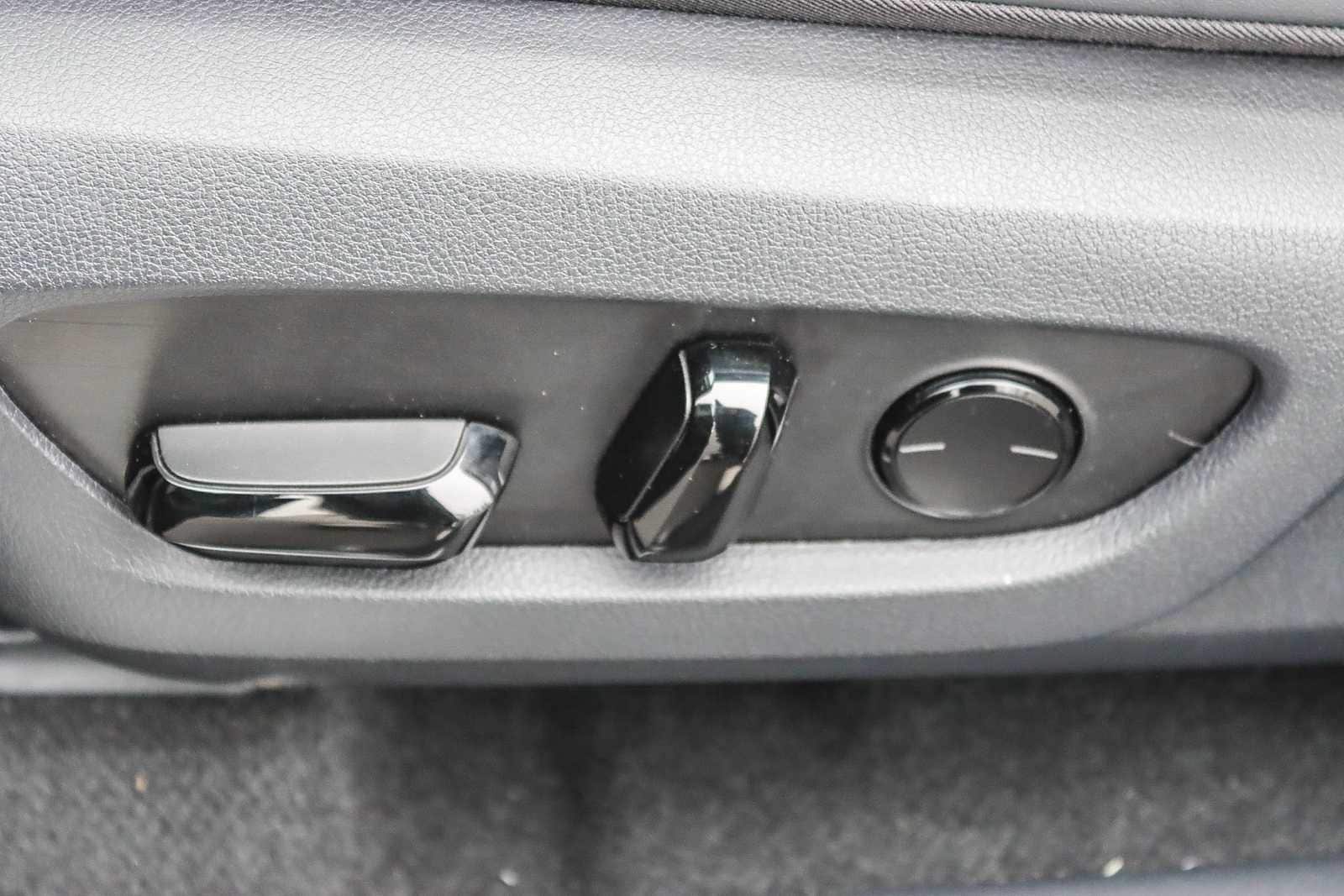 Thumbnail: 2025 Lexus RX - 21