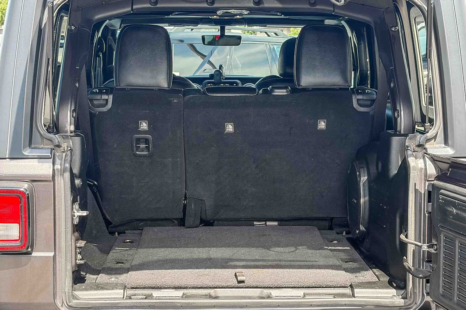 Thumbnail: 2021 Jeep Wrangler - 25