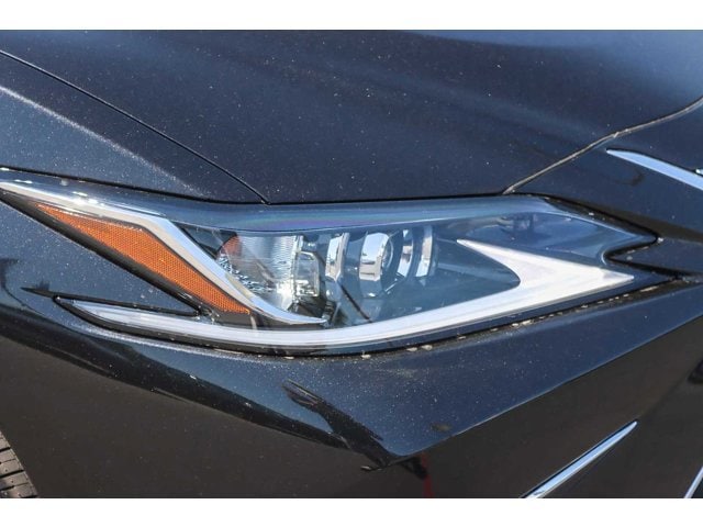 Thumbnail: 2025 Lexus ES - 7