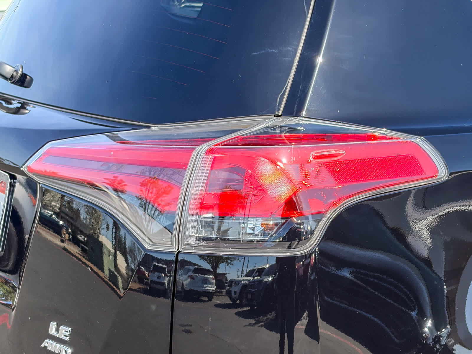 Thumbnail: 2017 Toyota RAV4 - 8