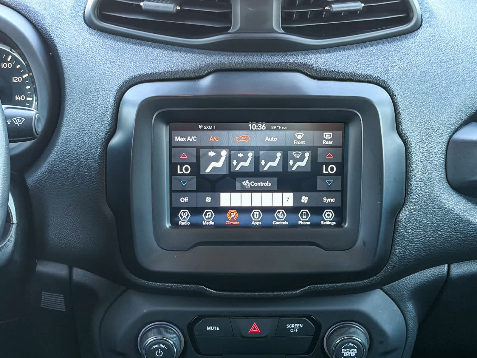 Thumbnail: 2018 Jeep Renegade - 13