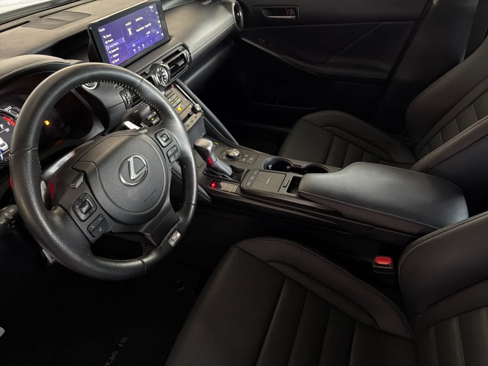 2024 Lexus IS 350 F SPORT - Photo 11