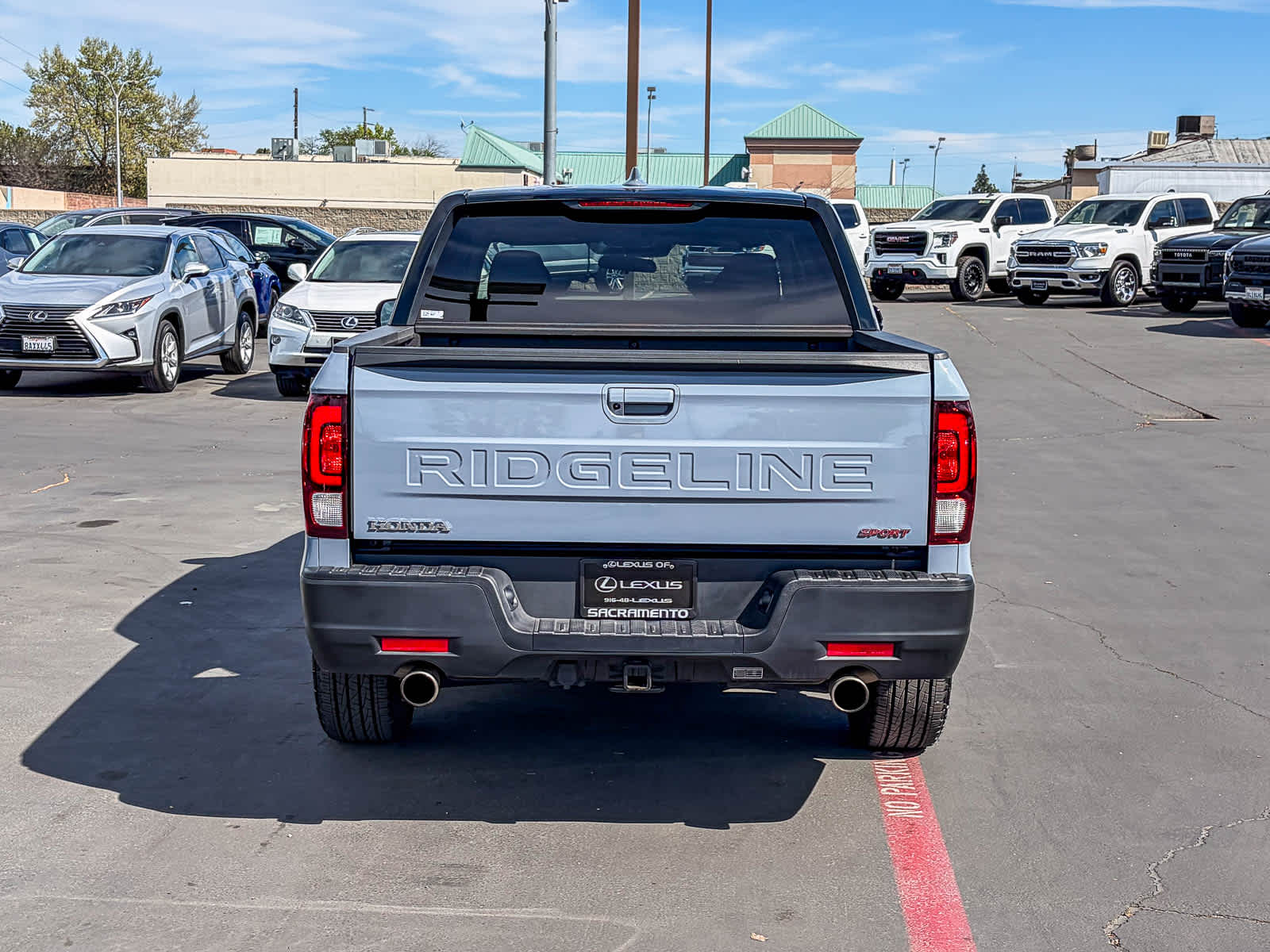 2024 Honda Ridgeline Sport photo 2
