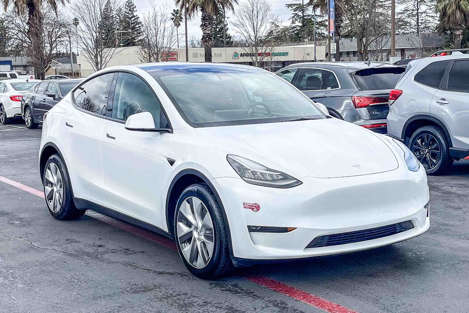 Thumbnail: 2023 Tesla Model Y - 5