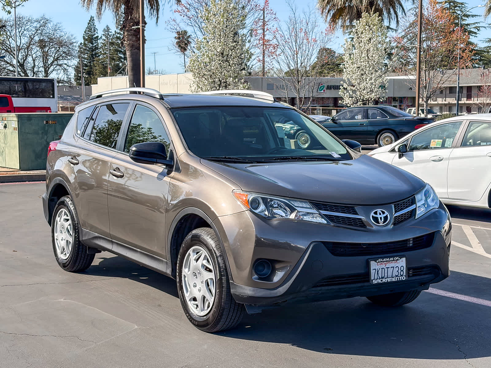 Thumbnail: 2015 Toyota RAV4 - 5