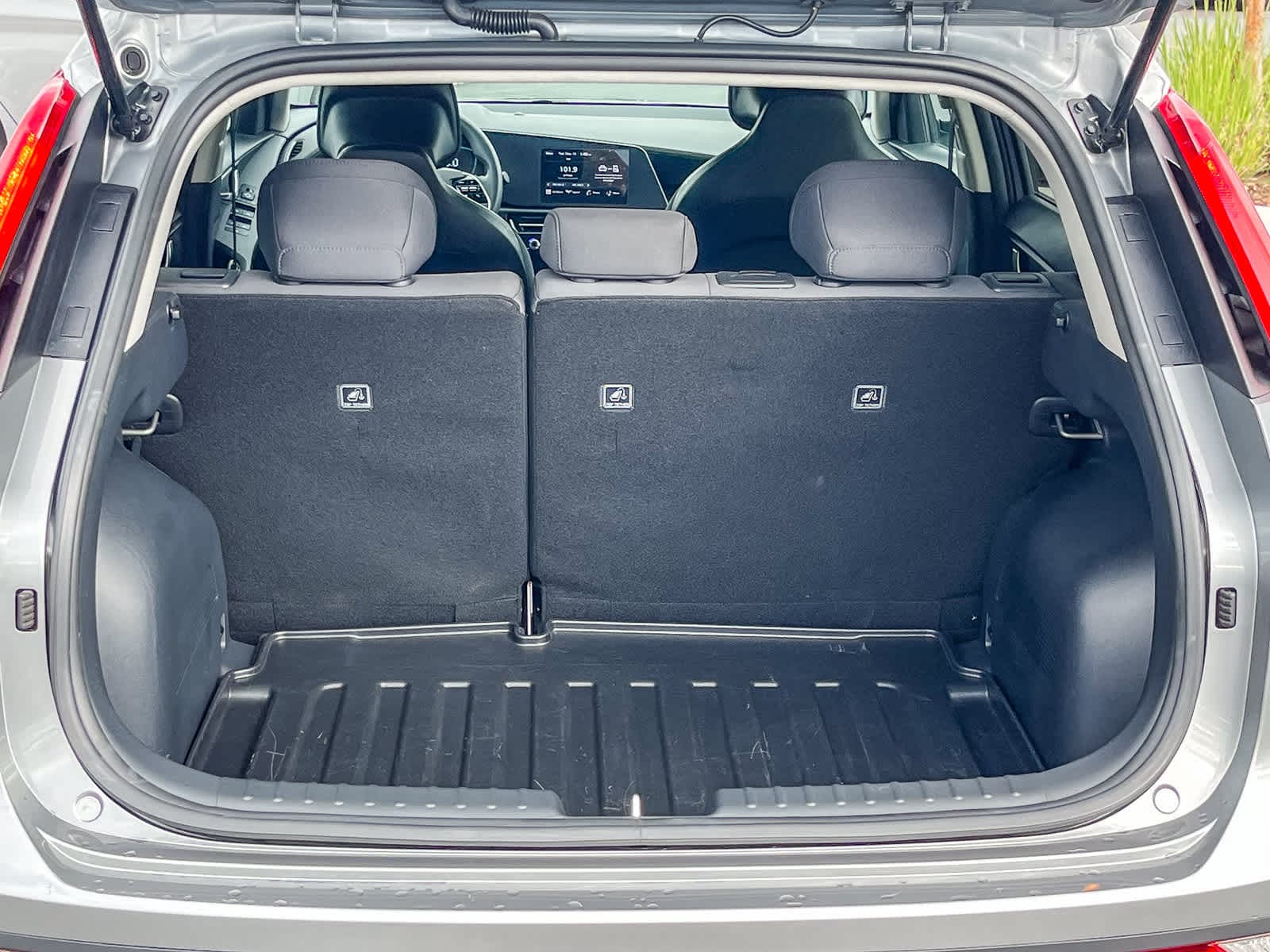 Thumbnail: 2024 Kia Niro - 25