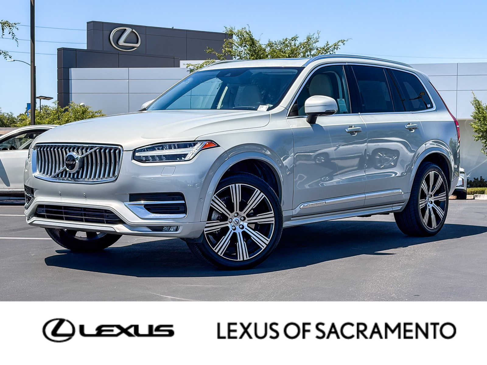 2020 Volvo XC90 T6 Inscription 6 Passenger AWD's photo