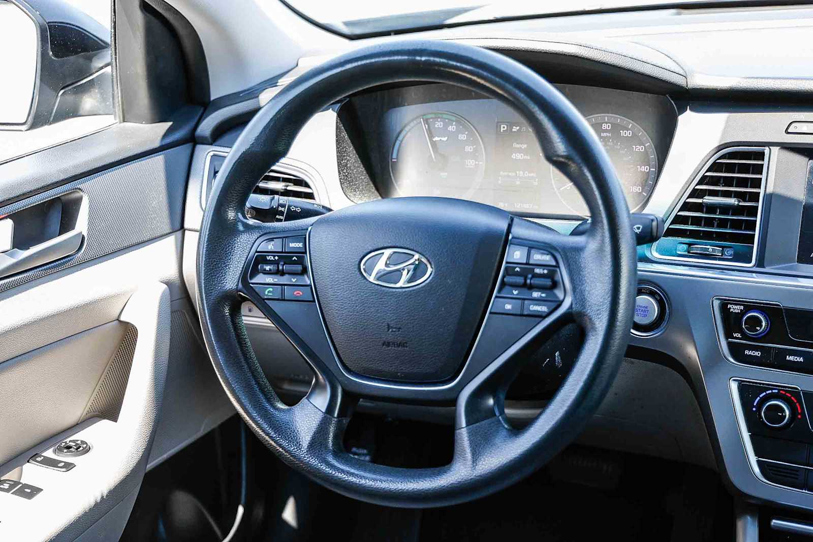 Thumbnail: 2017 Hyundai Sonata - 22