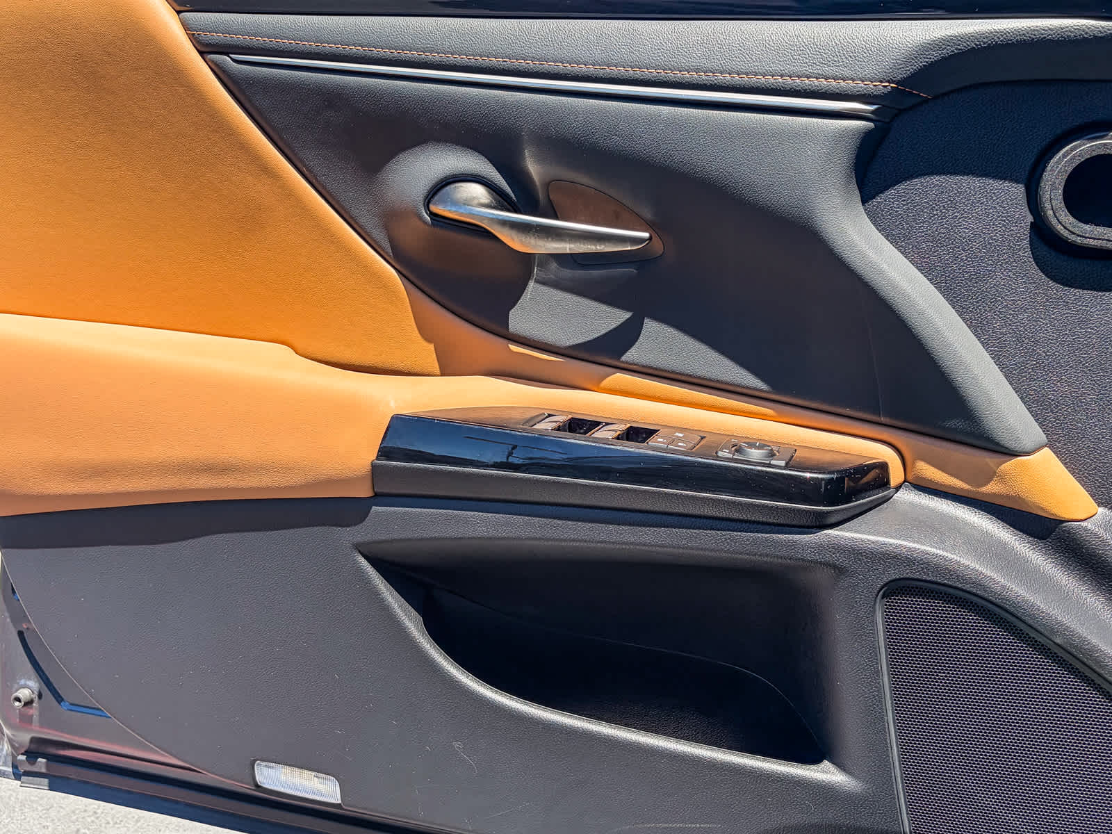 Thumbnail: 2025 Lexus ES - 20