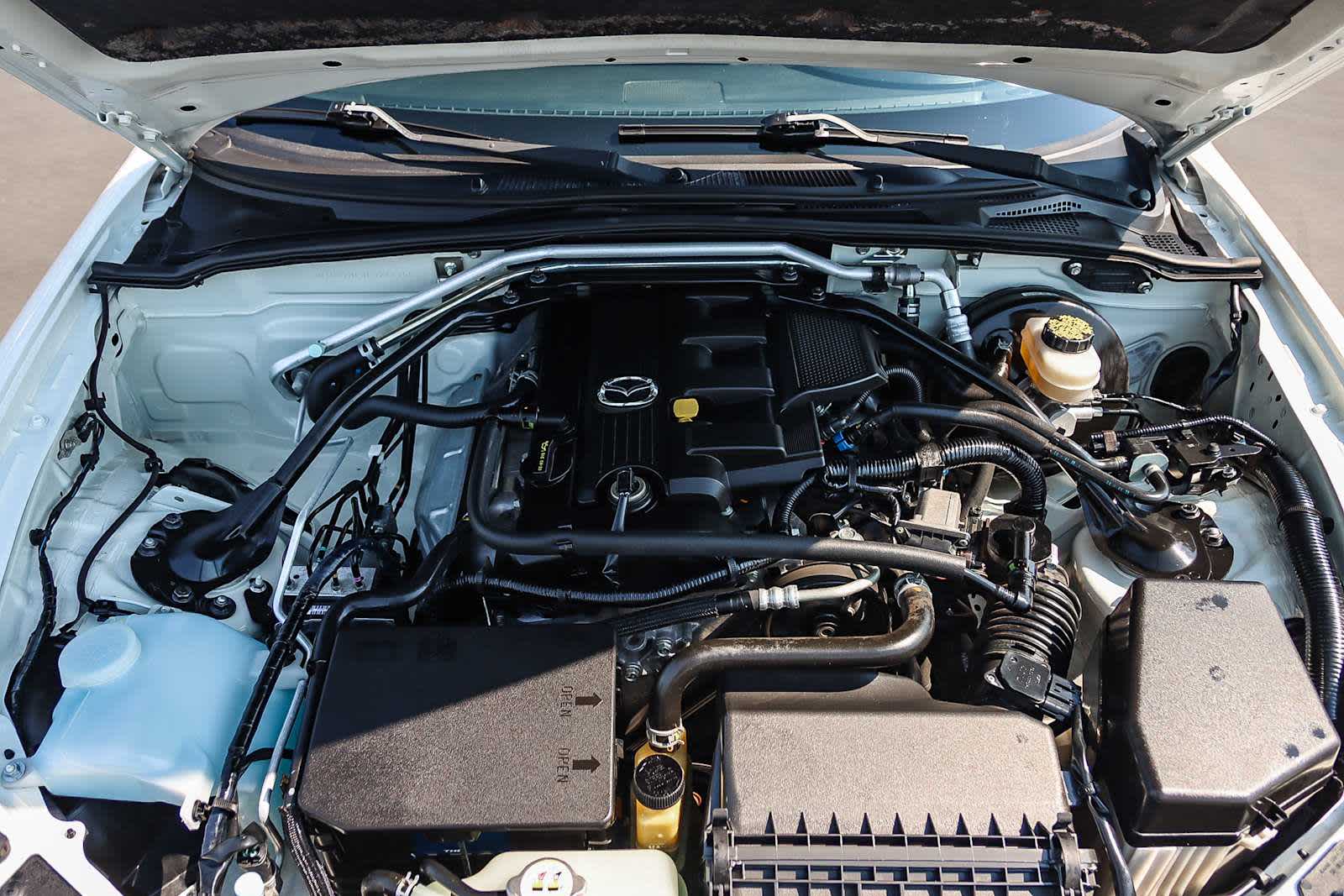 Thumbnail: 2015 Mazda MX-5 Miata - 30