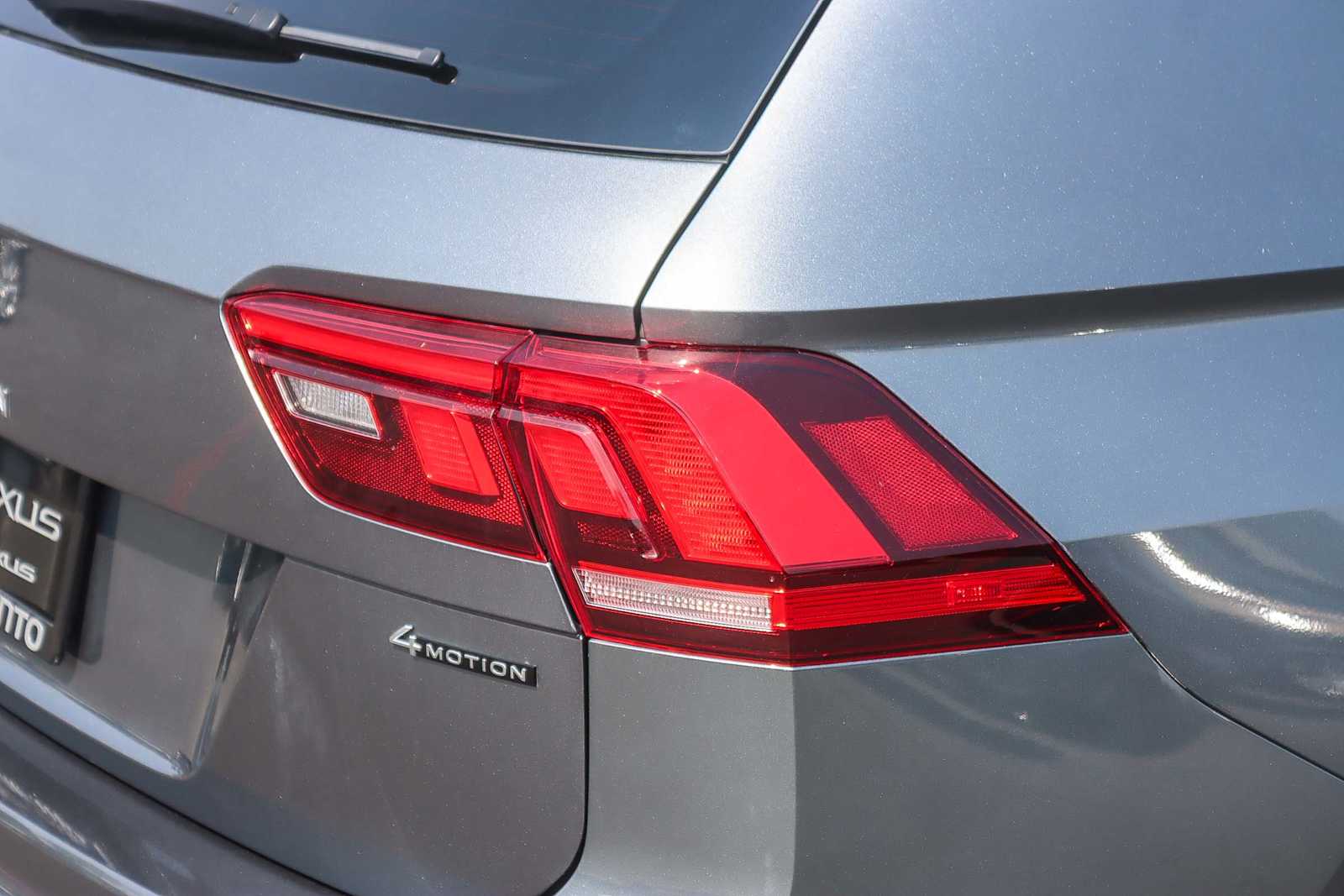 Thumbnail: 2022 Volkswagen Tiguan - 8