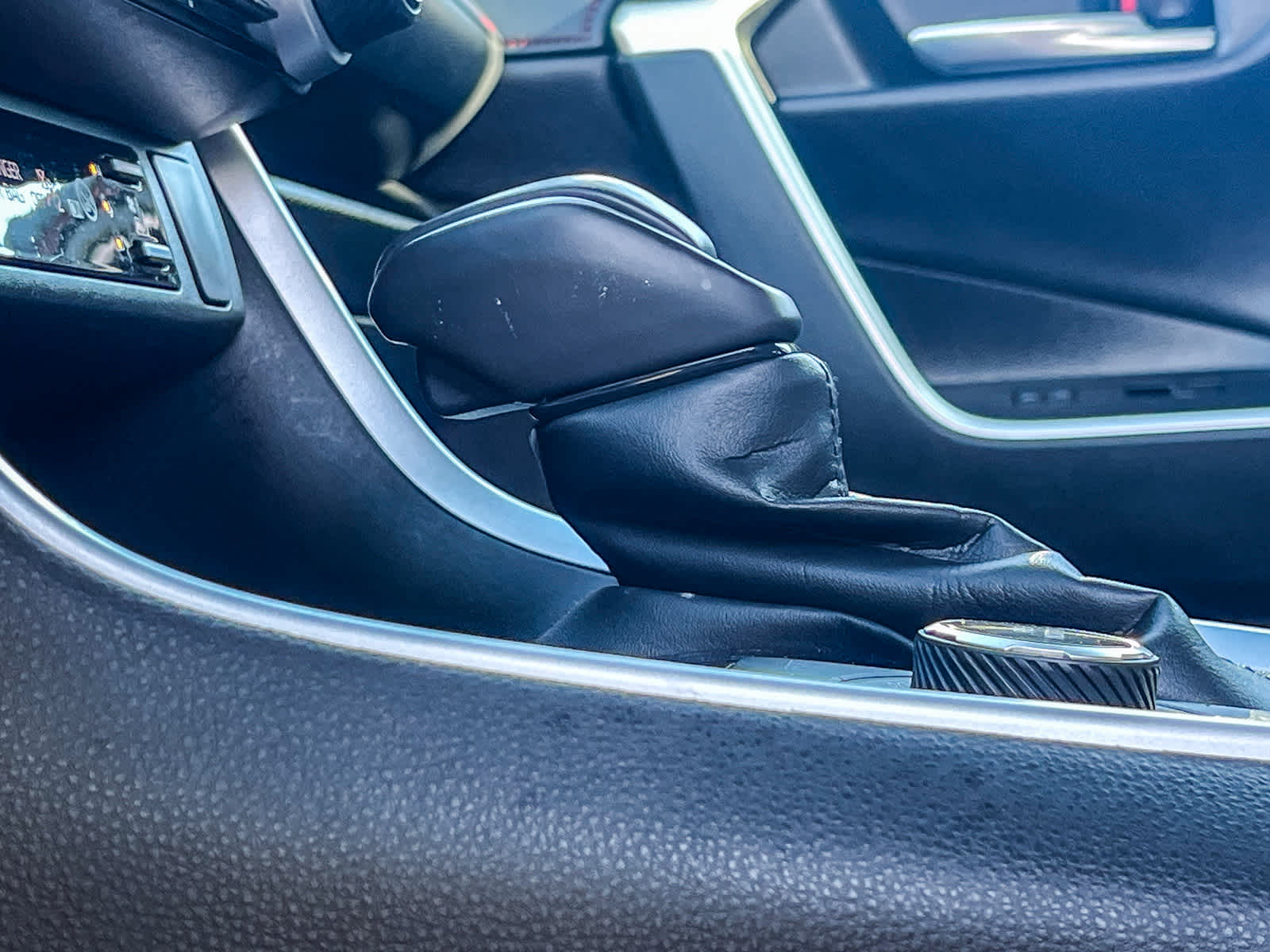 Thumbnail: 2022 Toyota RAV4 - 22