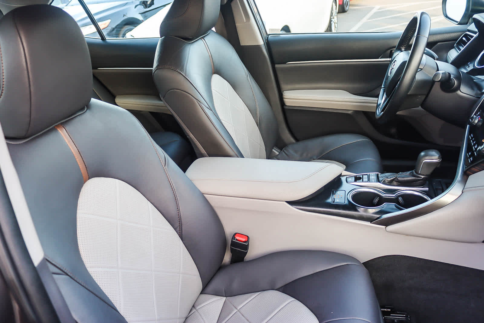 Thumbnail: 2019 Toyota Camry - 15