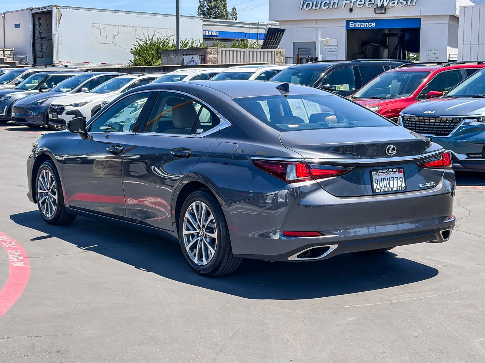 Thumbnail: 2025 Lexus ES - 2