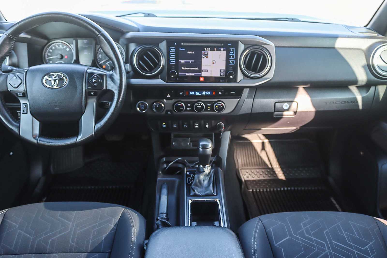 Thumbnail: 2016 Toyota Tacoma - 11