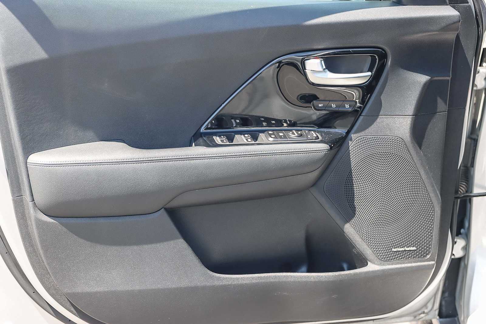 Thumbnail: 2019 Kia Niro - 21