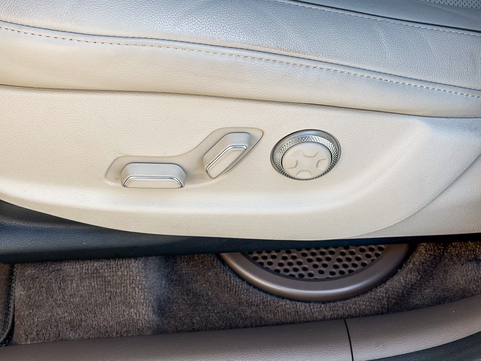 Thumbnail: 2023 Genesis GV80 - 20