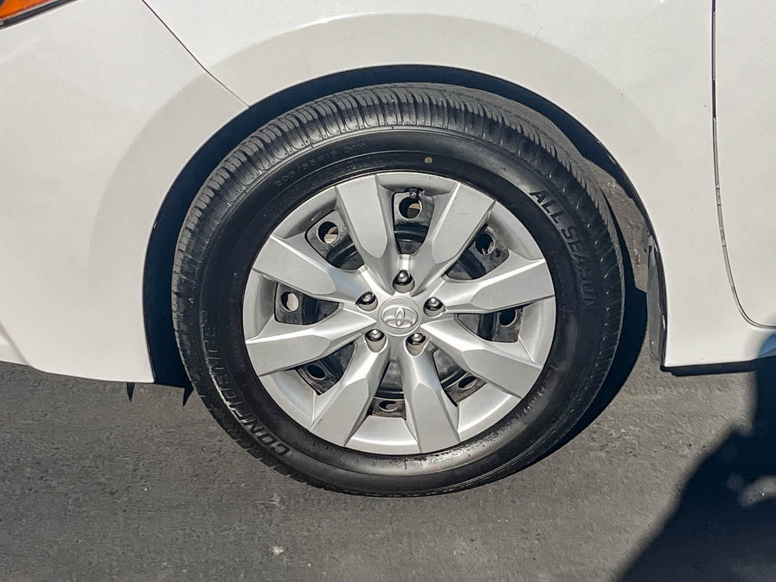 Thumbnail: 2015 Toyota Corolla - 9