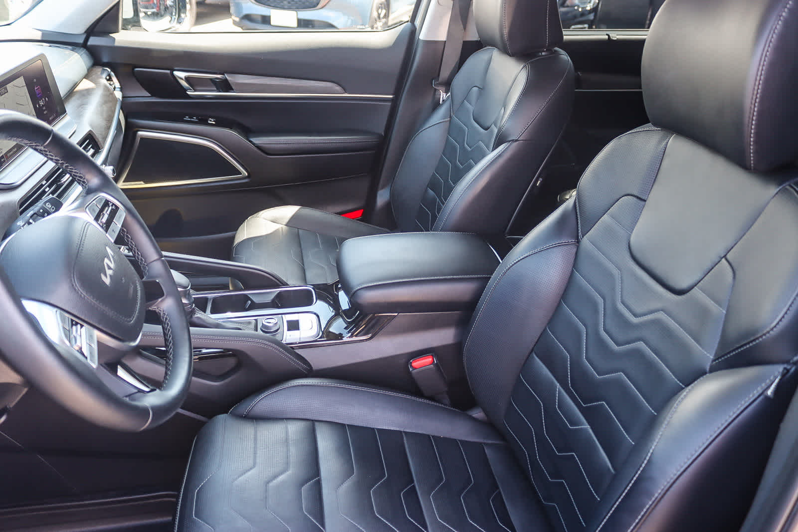 Thumbnail: 2022 Kia Telluride - 17