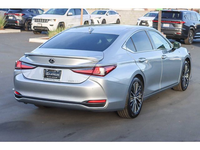 Thumbnail: 2025 Lexus ES - 4