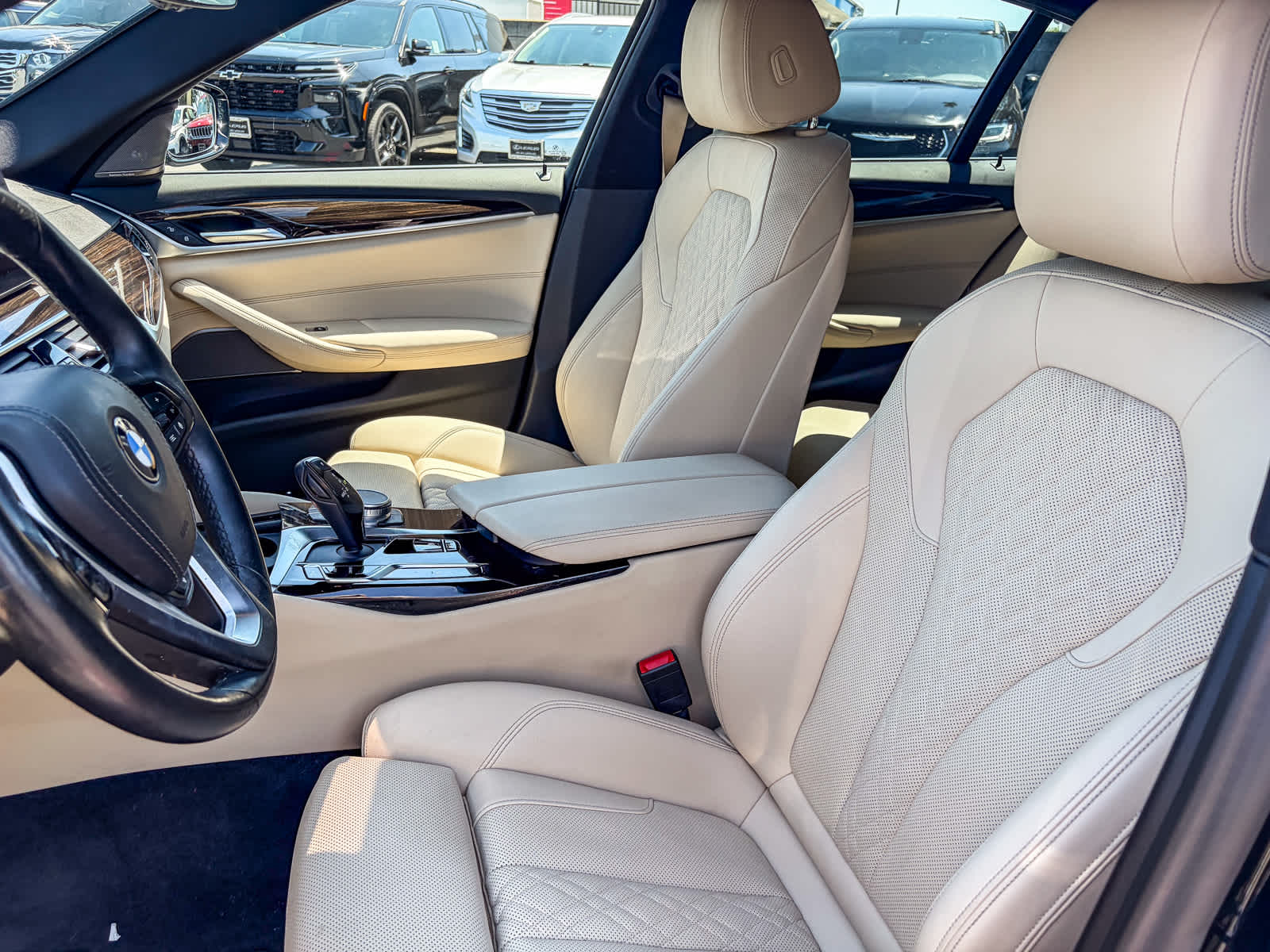 Thumbnail: 2021 BMW 5 Series - 16