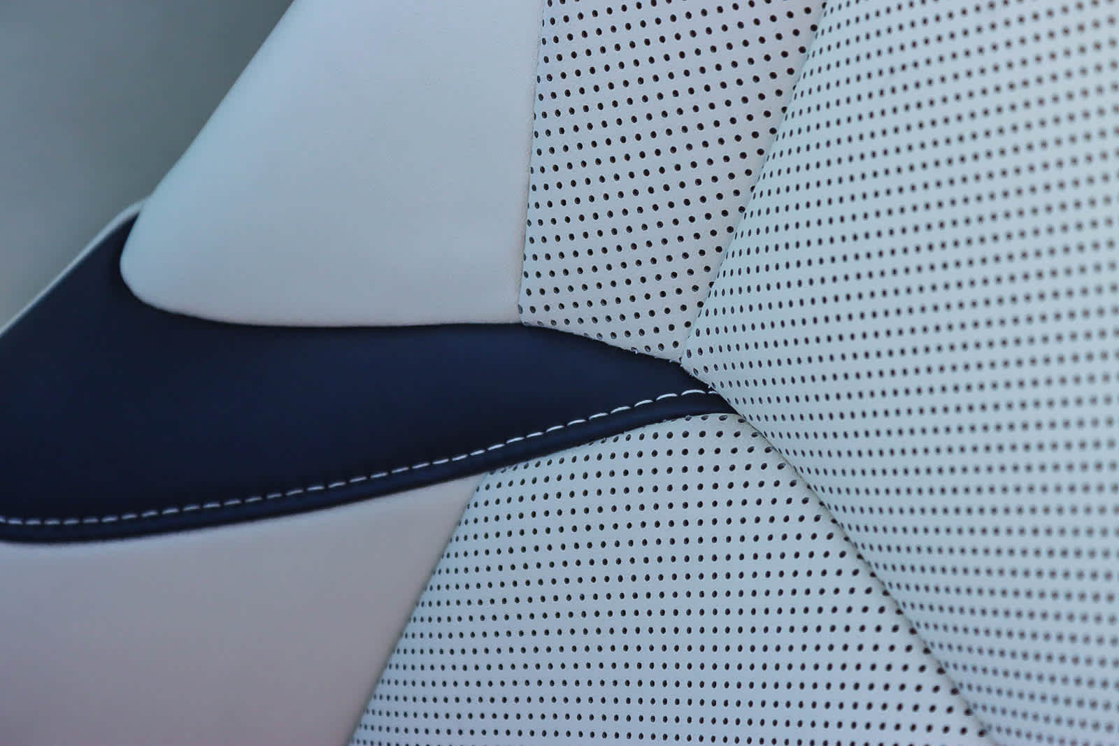 Thumbnail: 2022 Lexus ES - 25