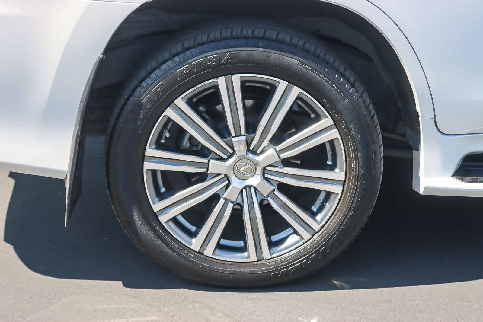 Thumbnail: 2016 Lexus LX - 10