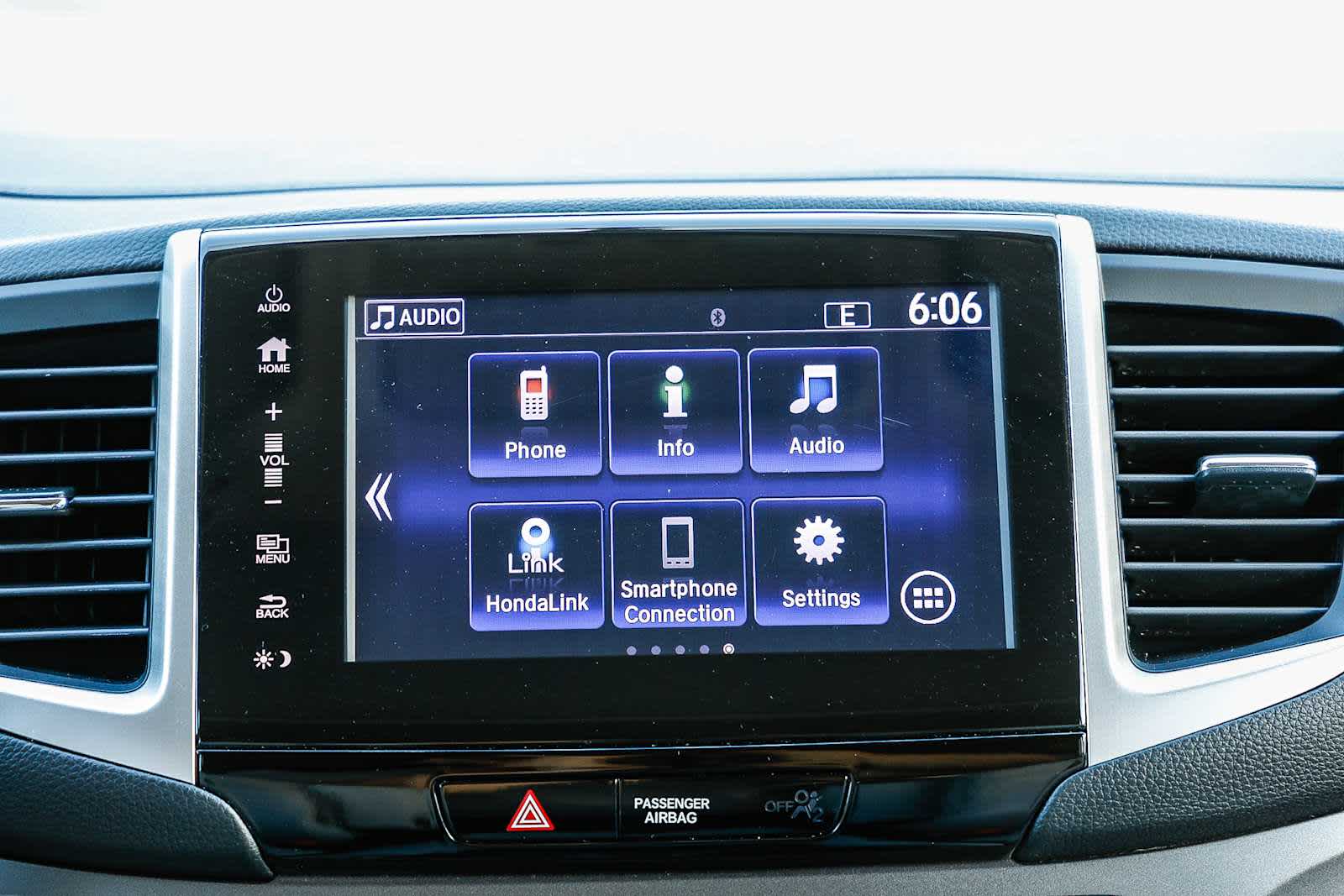 Thumbnail: 2017 Honda Pilot - 31