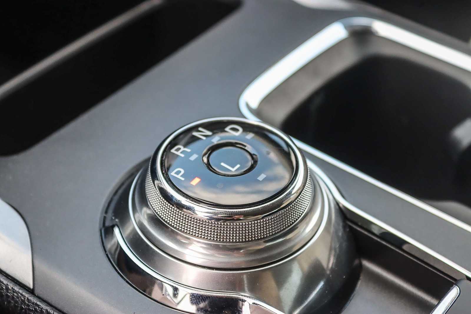 Thumbnail: 2020 Ford Fusion - 18