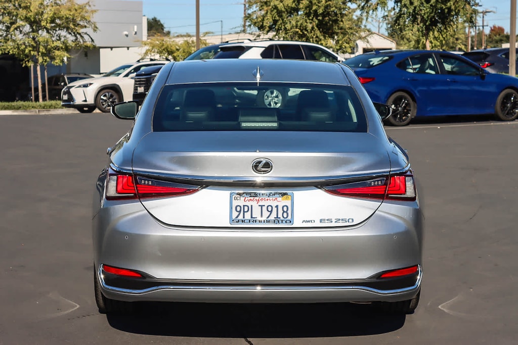 Certified 2024 Lexus ES 250 Luxury Sedan