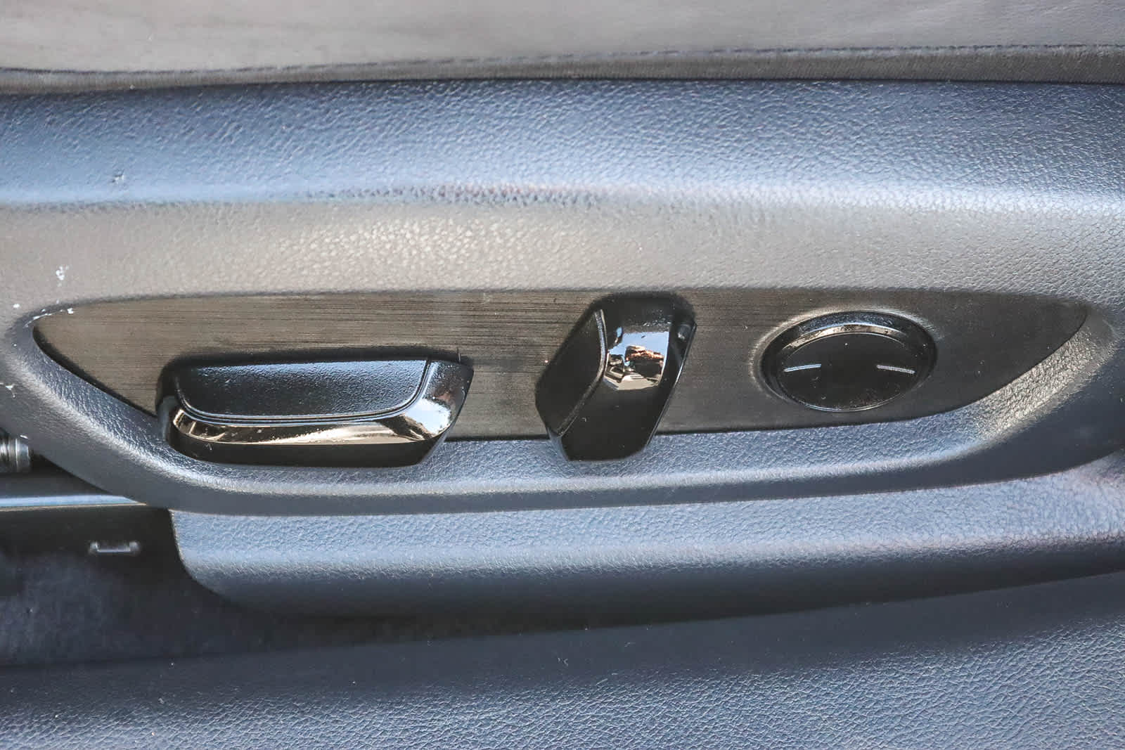 Thumbnail: 2022 Lexus ES - 21