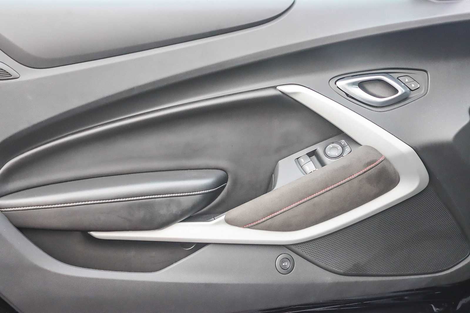 Thumbnail: 2018 Chevrolet Camaro - 20