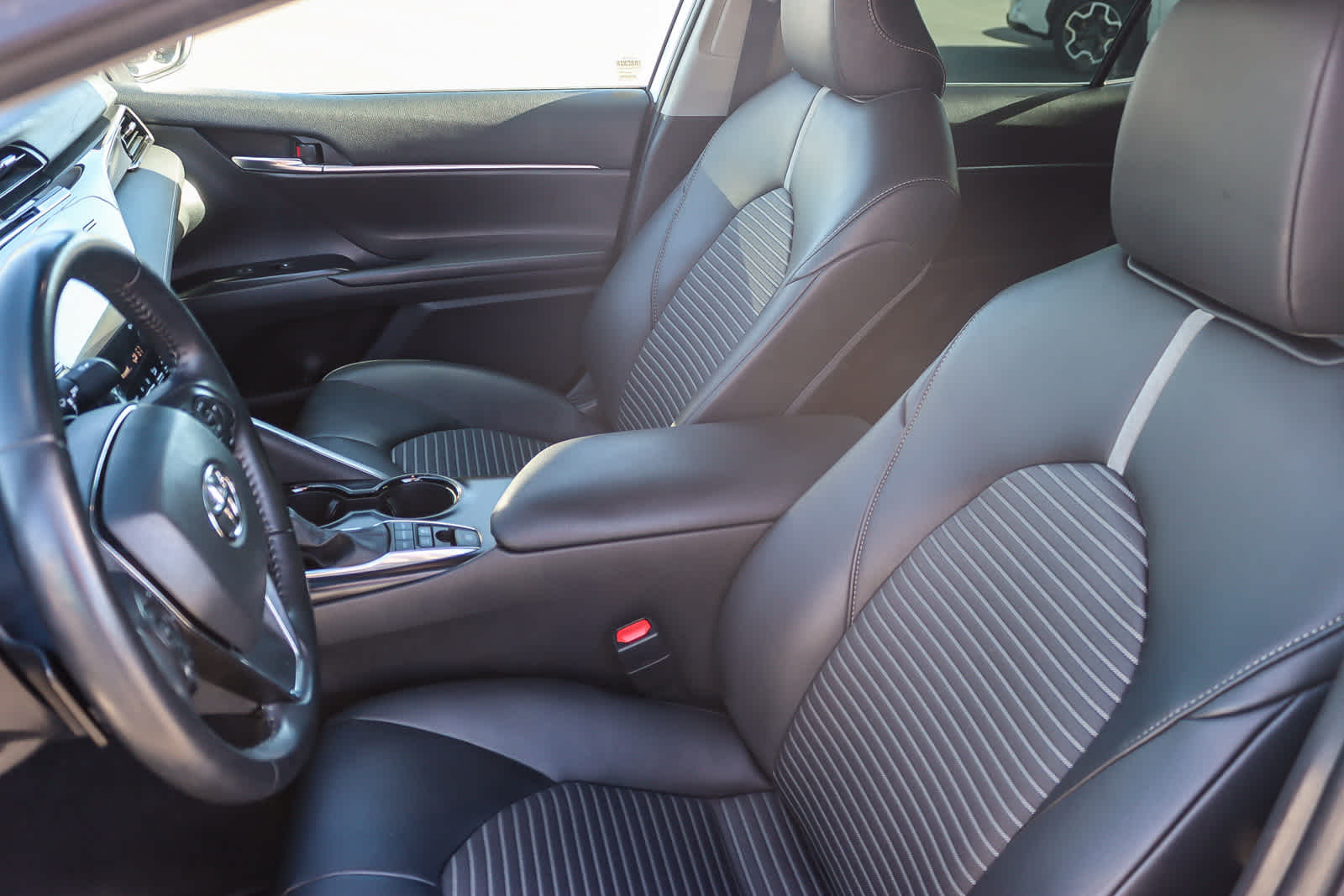 Thumbnail: 2020 Toyota Camry - 14