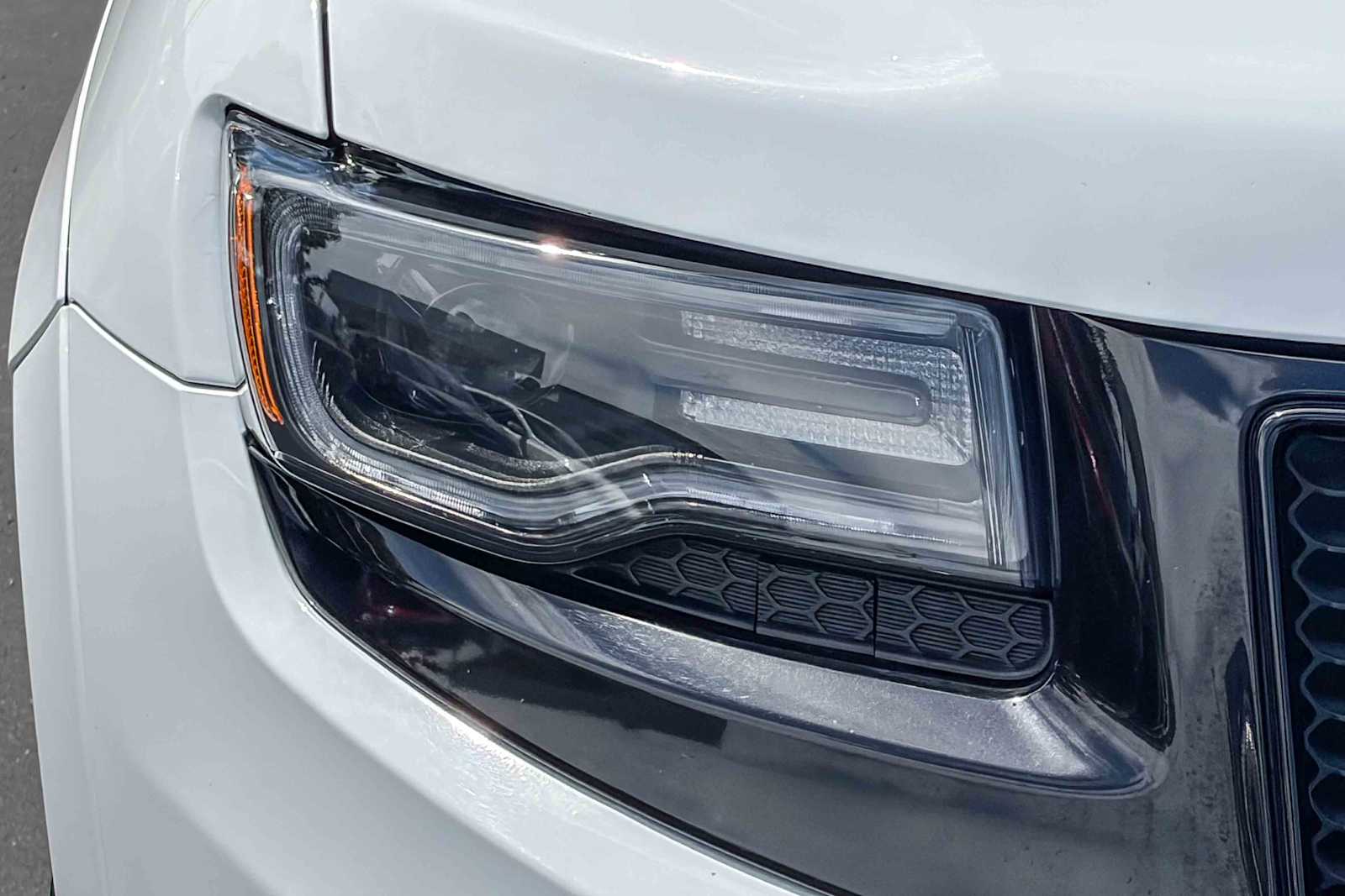 Thumbnail: 2015 Jeep Grand Cherokee - 7