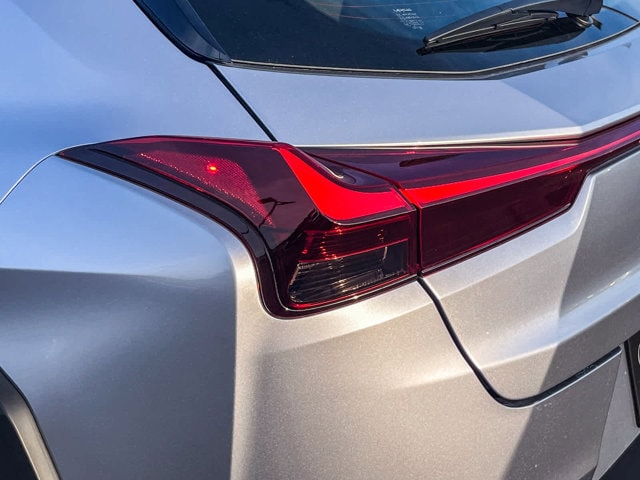 Thumbnail: 2025 Lexus UX - 8