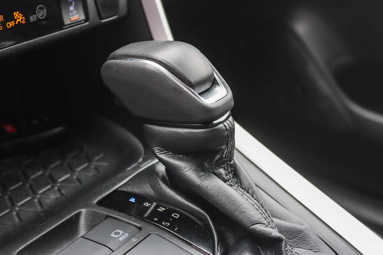 Thumbnail: 2022 Toyota RAV4 - 18